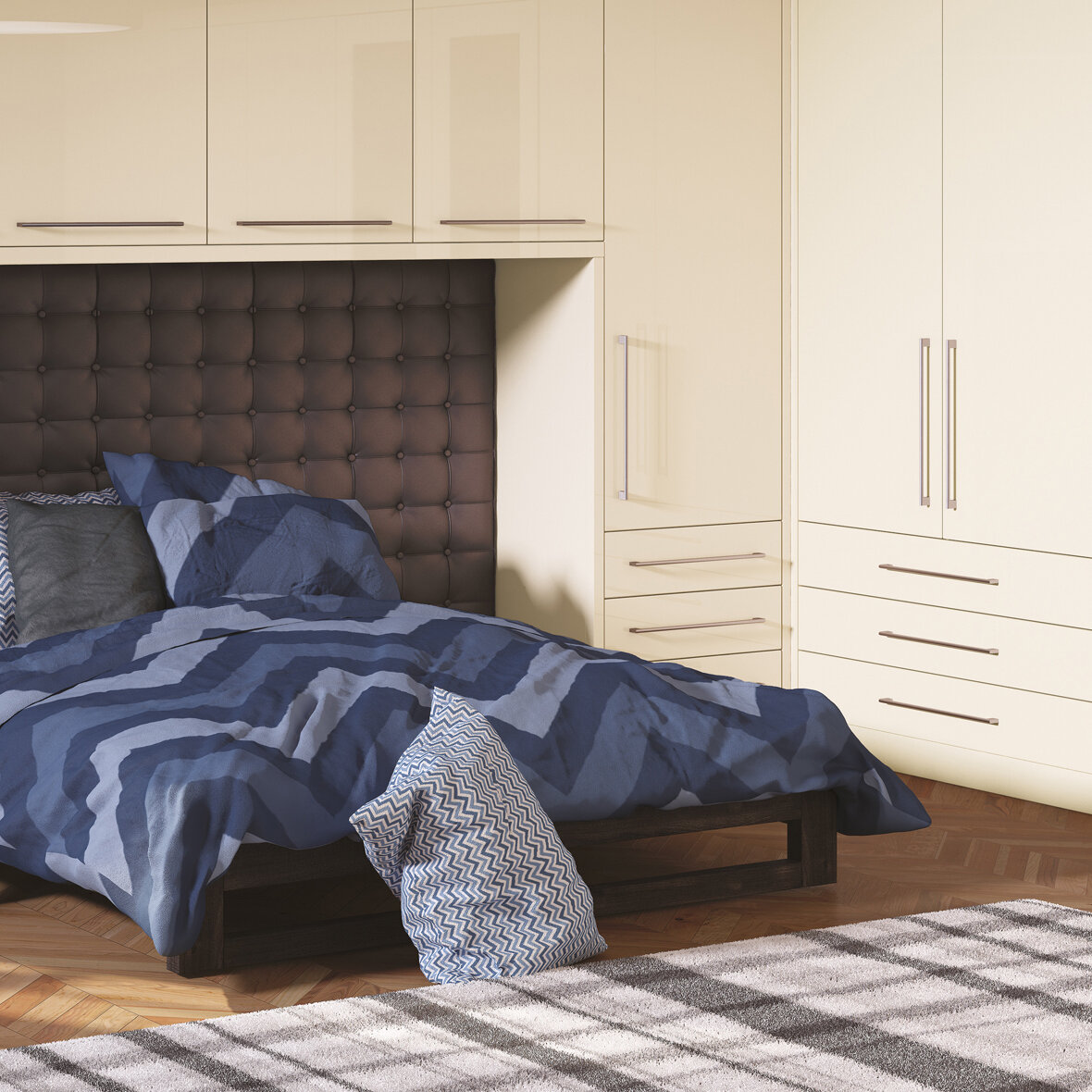 Hinged wardrobe doors in high gloss cream