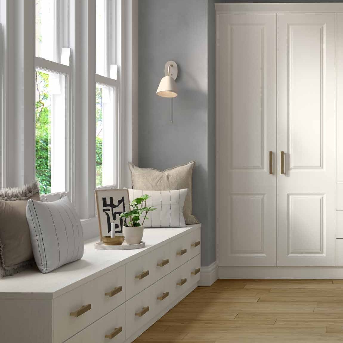 Hinged wardrobe doors in super matt white 2 oxford