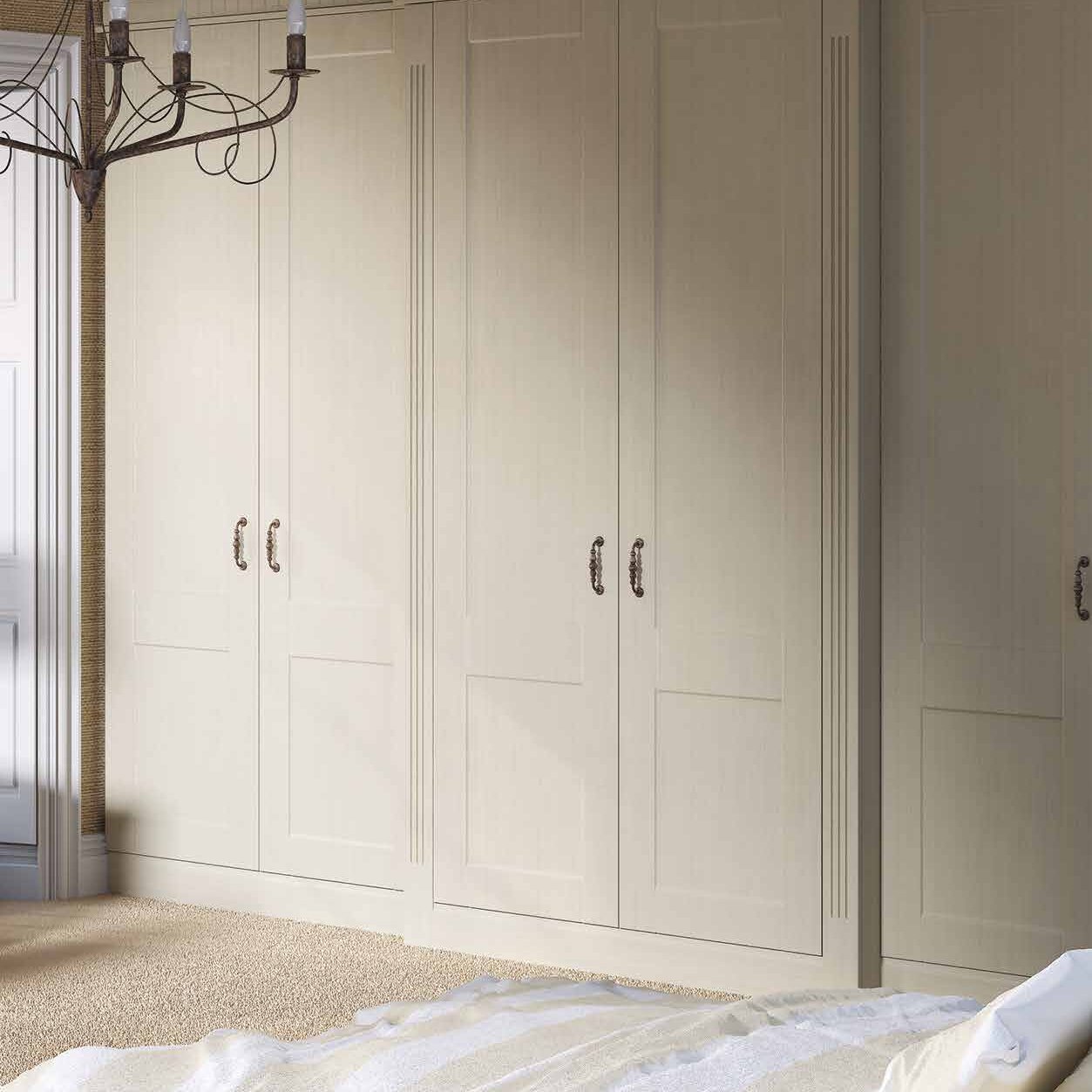 Hinged wardrobe doors in oakgrain mussel