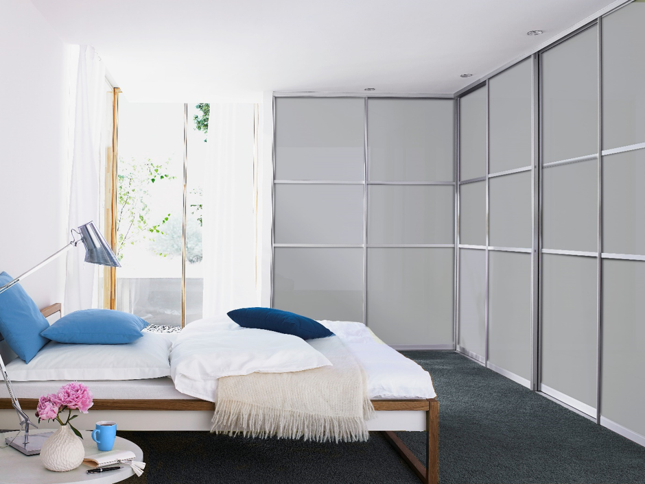 Sliding wardrobe doors at IDS